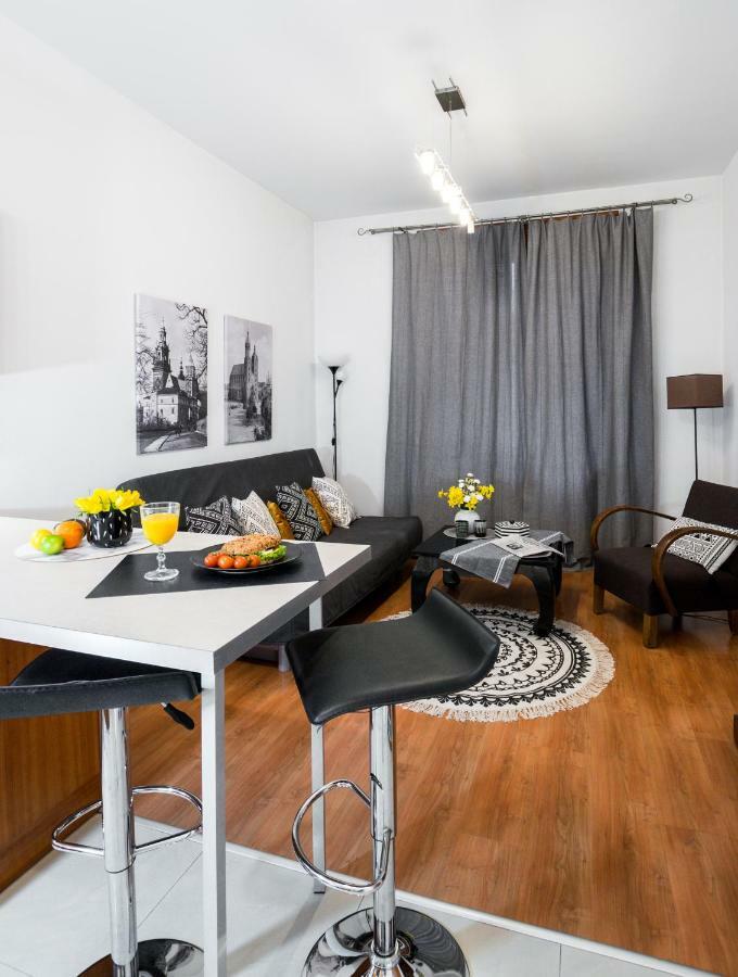 Cichy Apartament Obok Wawelu Tarlowska Cracóvia Exterior foto