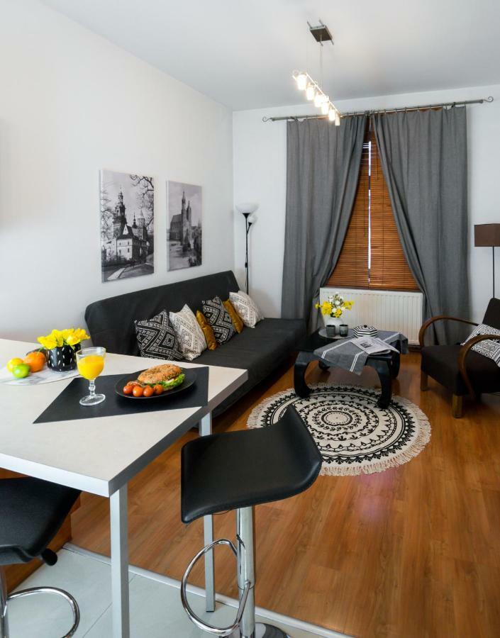 Cichy Apartament Obok Wawelu Tarlowska Cracóvia Exterior foto